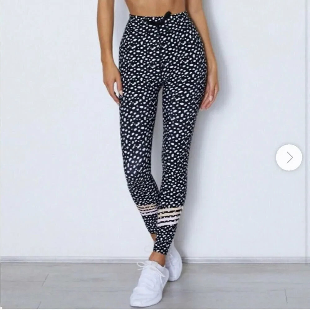 SARAH'S DAY X WHITE FOX ACTIVE 101 Day Dreamer Leggings Size Extra Small